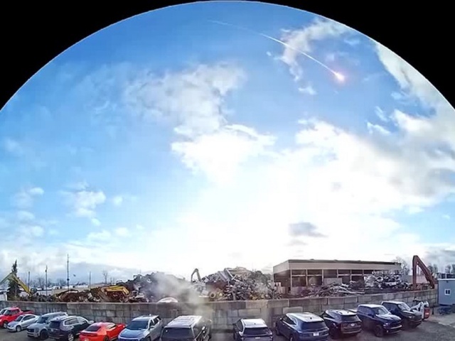 Video: Nổ thiên thạch 7 tấn giữa trời, dân Mỹ đổ xô tìm mảnh vỡ