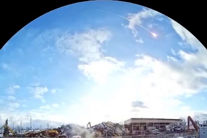 Video: Nổ thiên thạch 7 tấn giữa trời, dân Mỹ đổ xô tìm mảnh vỡ