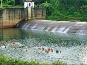 Đang livestream thì phát hiện, kịp thời cứu sống nam sinh đuối nước