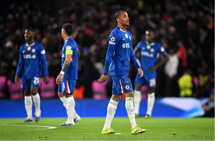Đội bóng phía Tây London đã sụp đổ trước PSG tại Champions League.
