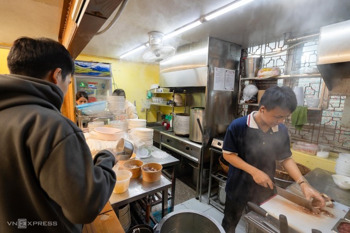 Không gian quán phở Thìn Bờ Hồ mới, tháng 11/2025. Ảnh: Hoàng Giang