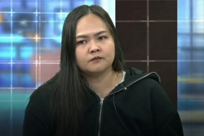 Cô Khun Kwang, 31 tuổi, ở Bangkok kể lại cuộc hôn nhân của bản thân trong chương trình truyền hình Hone-Krasae, đầu tháng 3/2026. Ảnh: Khaosod