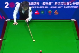 Cú đánh 1 tay gây bão bi-a thế giới: Tuyệt kỹ định đoạt trận đấu nghẹt thở