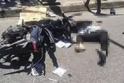 Tông trụ đèn, 2 thanh niên tử vong