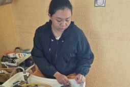 Chủ tiệm gội đầu ở Lâm Đồng bị khởi tố vì tráo dây chuyền vàng của khách