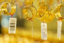 Chốt giá vàng hôm nay ngày 18/3 tiếp đà giảm cực mạnh