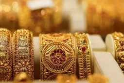 Giá vàng thế giới lao dốc rất mạnh, dầu mỏ vọt tăng