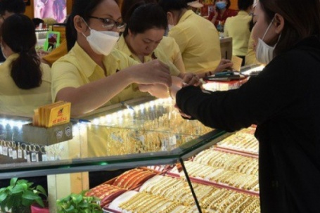 Giá vàng hôm nay, 18-3: Tiếp tục lao xuống