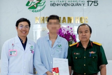 Đau âm ỉ rồi diễn tiến nhanh, nam sinh viên suýt mất tinh hoàn