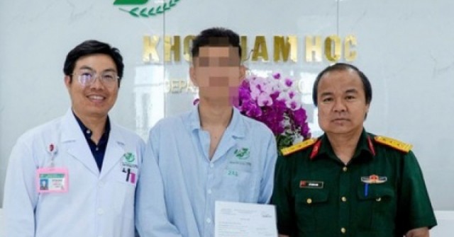 Đau âm ỉ rồi diễn tiến nhanh, nam sinh viên suýt mất tinh hoàn