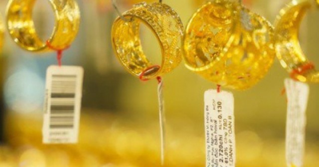 Chốt giá vàng hôm nay ngày 18/3 tiếp đà giảm cự...