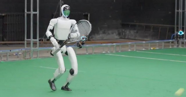 Kinh ngạc robot đánh tennis như người thật với phản xạ cực nhanh