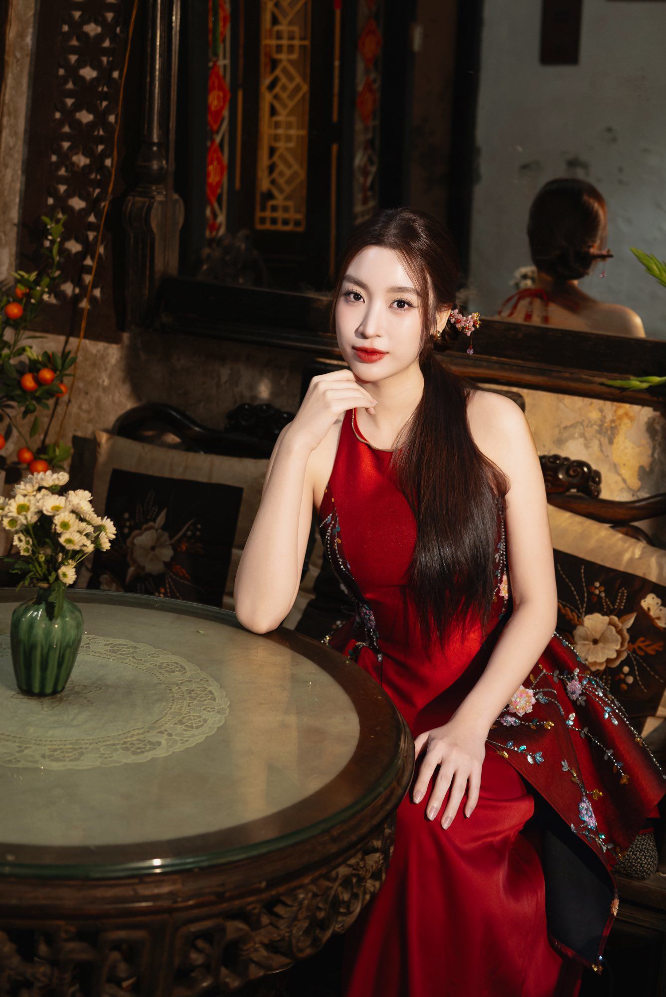 Ở tuổi tròn 30, Hoa hậu Đỗ Mỹ Linh giữ được nét đẹp nền nã, tươi trẻ nhờ bí quyết rất đơn giản mà không phải ai cũng biết.