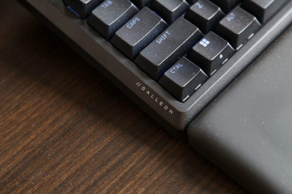 Chiếc bàn phím độc lạ với màn hình LCD và Stream Deck, gửi emoji trong "một nốt nhạc" - 6