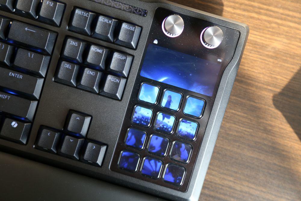 Chiếc bàn phím độc lạ với màn hình LCD và Stream Deck, gửi emoji trong "một nốt nhạc" - 11