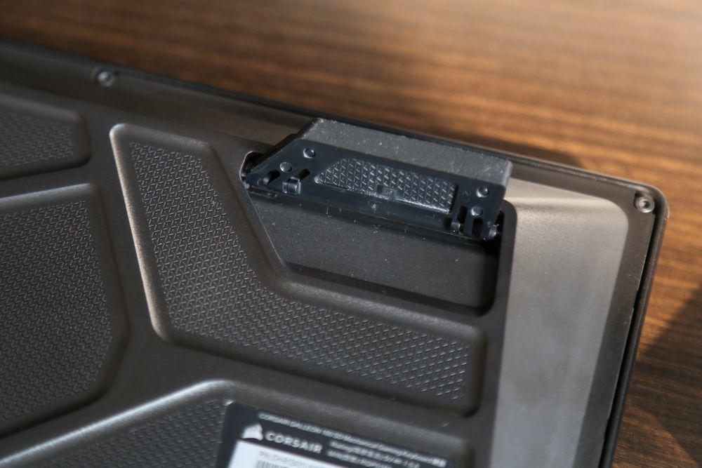 Chiếc bàn phím độc lạ với màn hình LCD và Stream Deck, gửi emoji trong "một nốt nhạc" - 3