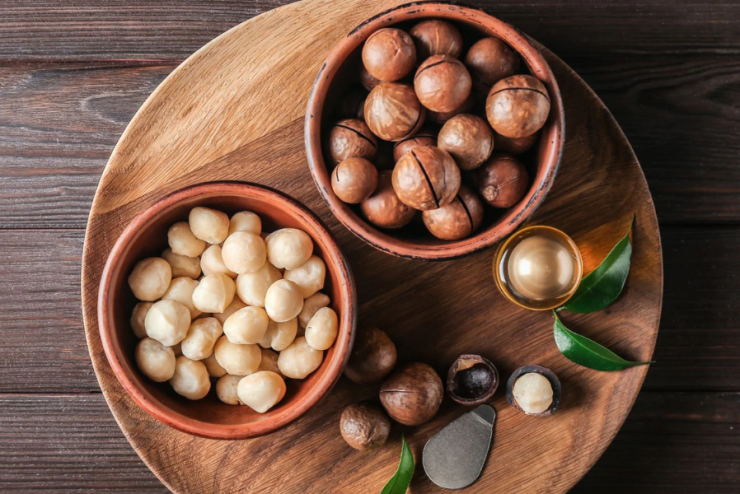 Thông thường, cây bắt đầu cho quả sau vài năm trồng và đạt năng suất ổn định từ khoảng năm thứ năm. Mùa thu hoạch thường kéo dài từ tháng 9 đến cuối năm. Ảnh jraifarm