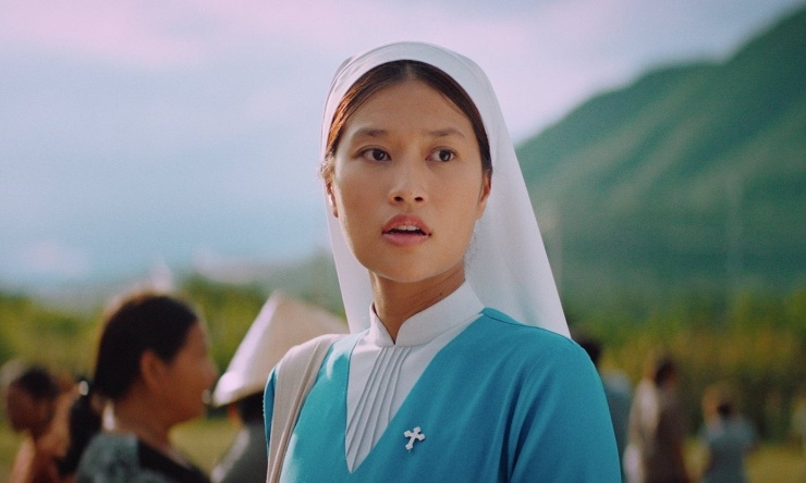 Hiếm thấy nàng hậu Việt nào chịu chơi cỡ này: Để mặt mộc hoàn toàn trên phim - 3