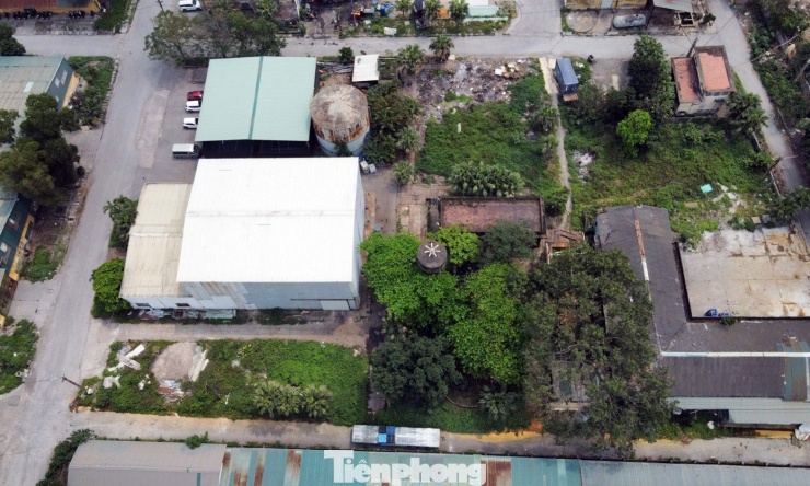 Tuy nhiên, lãnh đạo Hóa chất Đức Giang nói "không hào hứng" với việc làm bất động sản và chỉ làm vì đã có sẵn đất từ trước, không phải vì muốn dấn thân vào lĩnh vực này.