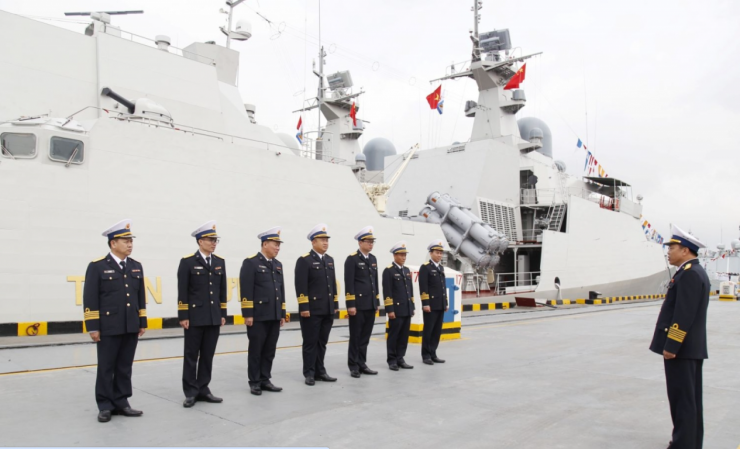 Đoàn công tác Hải quân nhân dân Việt Nam trong buổi tổng duyệt hôm 18/3.