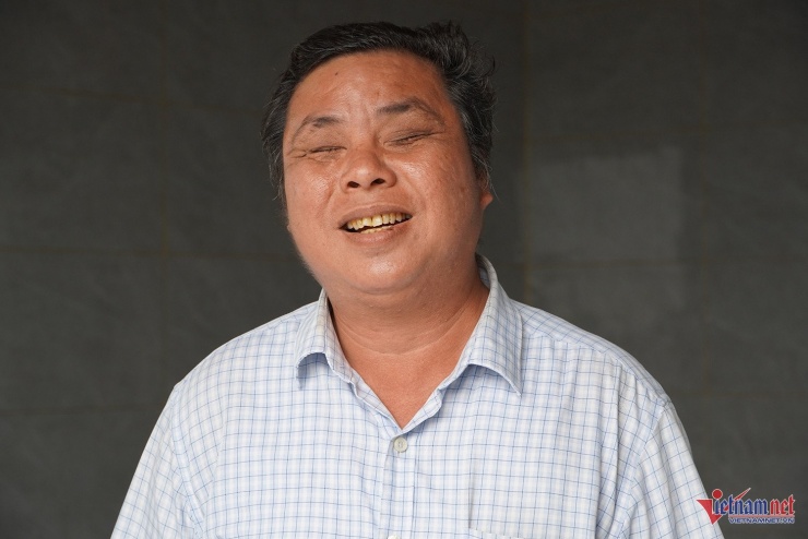 Anh Hậu mù 2 mắt từ năm 4 tuổi