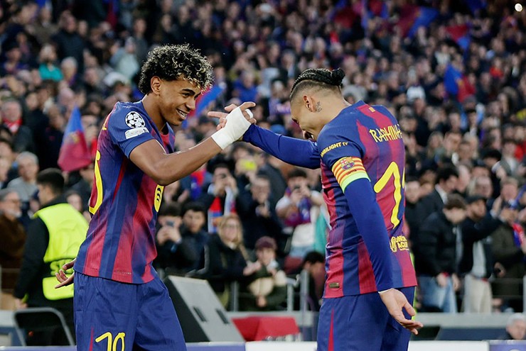 Barcelona đại thắng vào tứ kết Cúp C1: Đẳng cấp Yamal - Raphinha, nỗi lo hàng thủ