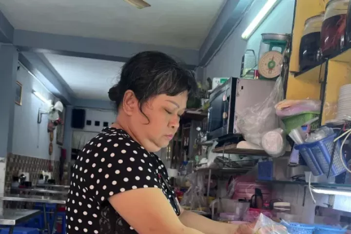 Bão giá ập đến, quán xá lao đao