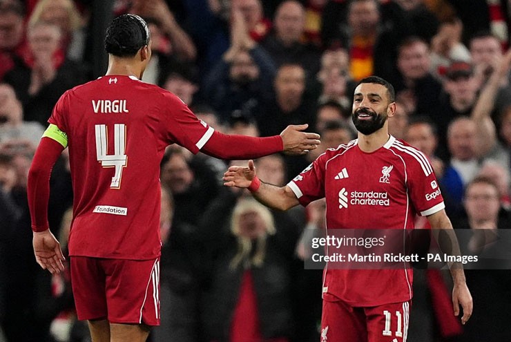 Liverpool vùi dập Galatasaray: Slot thoát khỏi cơn bĩ cực, Salah "hồi sinh" mạnh mẽ