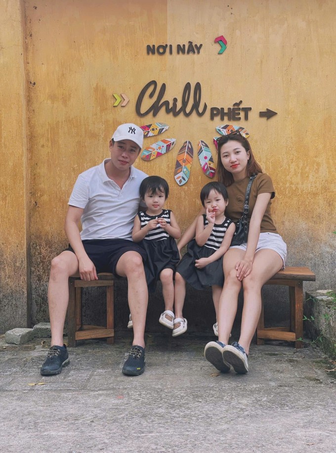 Anh Ngọc Trung cùng vợ và hai con gái. Ảnh: Nhân vật cung cấp