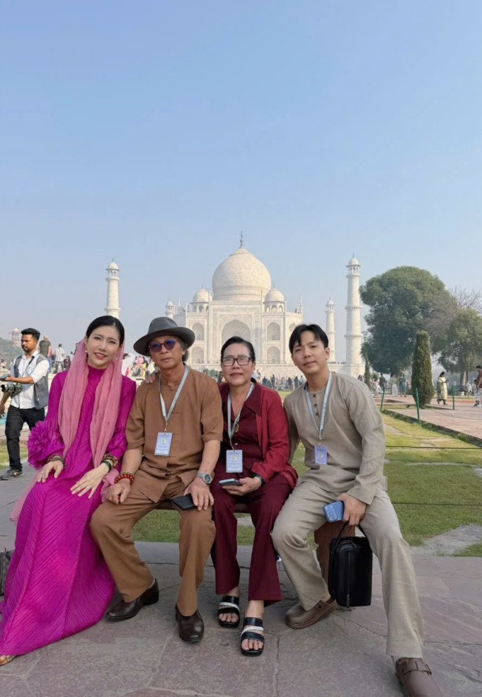 Hoàng Y Nhung vui vì gia đình đều tu tập Phật pháp.&nbsp;