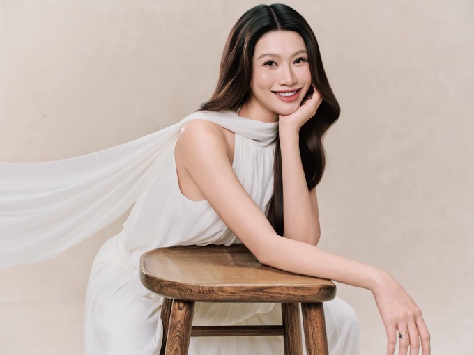 Ảnh sao 19/3: Lê Phương đăng ảnh tình tứ với Quốc Huy - 6