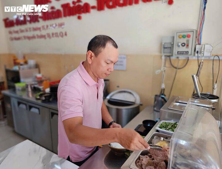 Anh Nguyễn Thành Thuận duy trì chính sách hỗ trợ nhiều nhóm khách hàng suốt nhiều năm qua.