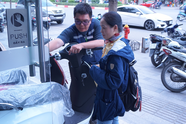 Việt Nam hiện đang là quốc gia đứng thứ ba thế giới về thị trường xe máy điện, sau Trung Quốc và Ấn Độ. (Ảnh: Khánh Huyền)