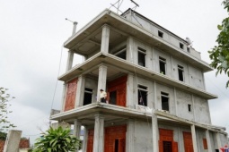 Người đàn ông mù bán tăm bông dạo, xây nhà tiền tỷ ở Nghệ An gây xôn xao