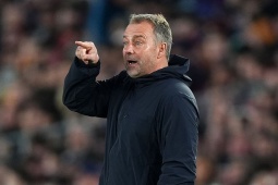 Barcelona vào tứ kết Cúp C1: Flick "thưởng nóng" dàn sao, HLV Newcastle tức giận