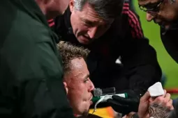 Cầu thủ Galatasaray phải nối ngón tay vì tai nạn hy hữu ở trận thua Liverpool