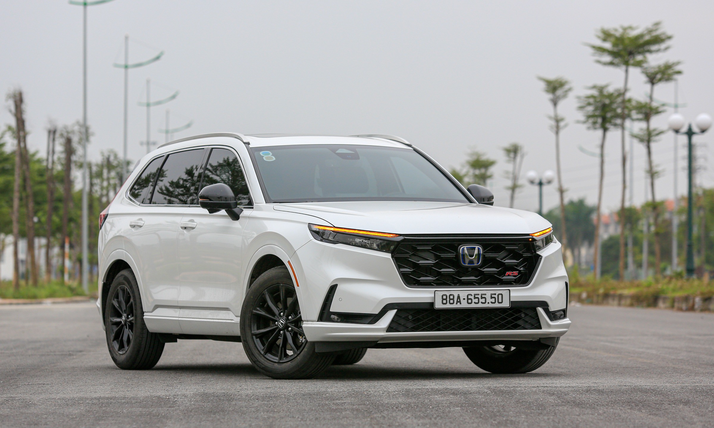 Honda CR-V đắt hơn Kia Sportage cả trăm triệu, khác biệt nằm ở đâu? - 1