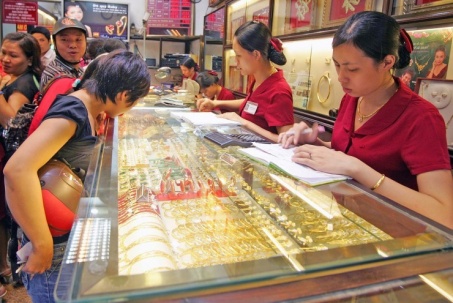 Người 'ôm' vàng lỗ rất nặng, cảnh báo rủi ro lớn