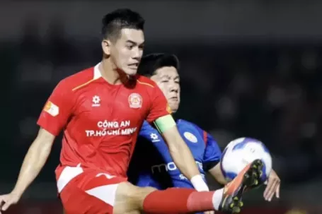 Nguyễn Tiến Linh và lời cảnh báo đanh thép của HLV Kim Sang-sik với lứa cầu thủ 'con cưng' thời ông Park