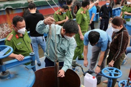 Giá xăng dầu Việt Nam thấp hơn nhiều nước, Phó Thủ tướng chỉ đạo loạt biện pháp chống buôn lậu