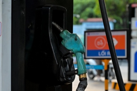 Giá xăng dầu tăng mạnh từ 23h hôm nay, có loại đắt thêm gần 8.000 đồng/lít