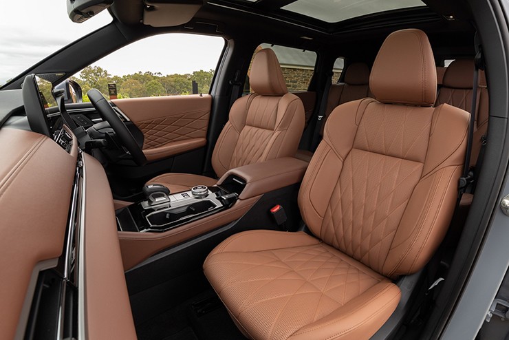 Mitsubishi Outlander PHEV 2026 cập bến đại lý, nâng cấp mạnh tay, giá tăng nhẹ - 5