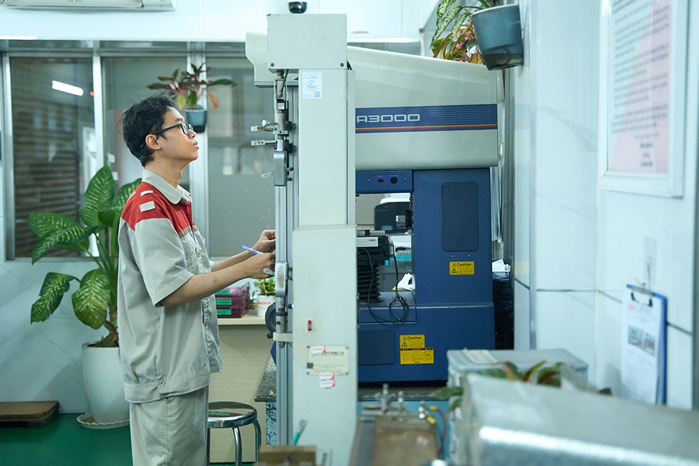 CADIVI đầu tư hệ thống máy móc hiện đại phục vụ hoạt động sản xuất và kiểm soát chất lượng dây cáp điện.