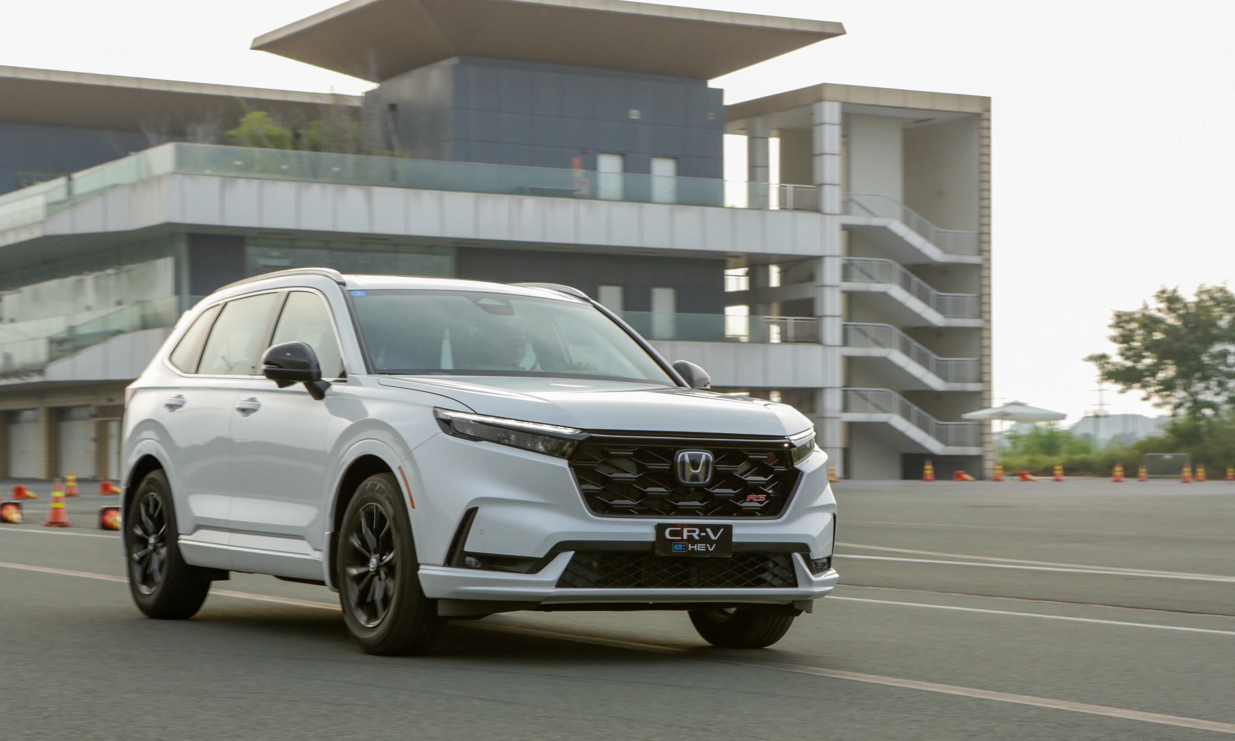 Honda CR-V đắt hơn Kia Sportage cả trăm triệu, khác biệt nằm ở đâu? - 15