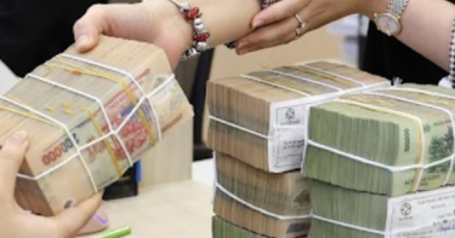 Lãi suất gửi tiết kiệm tiếp tục tăng, có nơi lên tới 9%/năm