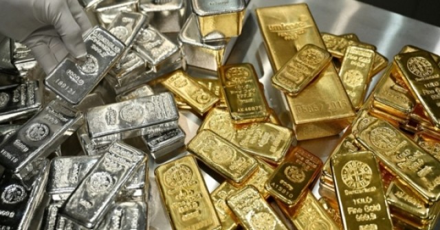 Vàng, bạc thế giới tiếp tục bị bán tháo