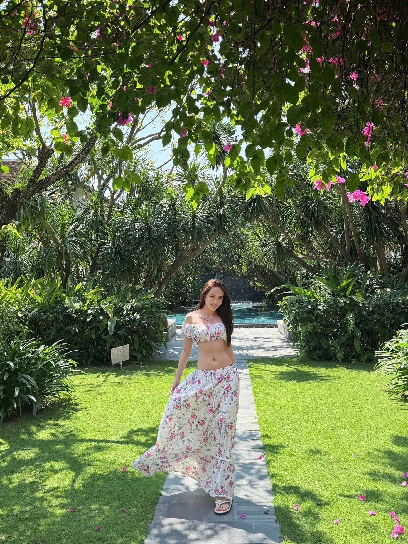 Đường đua đồ bơi đón Hè 2026: Phương Ly dẫn đầu ấn tượng, Tóc Tiên khoe eo thon - 6