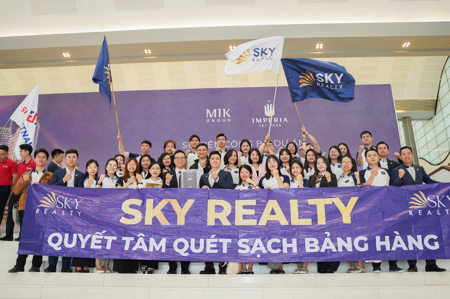 Đội ngũ Sky Realty tại sự kiện kick-off dự án Imperia Sky Park