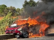 Ô tô 5 chỗ bốc cháy dữ dội trên đường ven biển Lâm Đồng