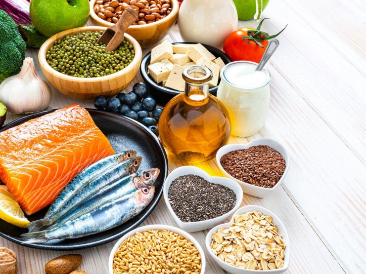 Cắt giảm tinh bột tinh chế, ưu tiên chất xơ và tăng cường protein chất lượng cao giúp giảm cân.